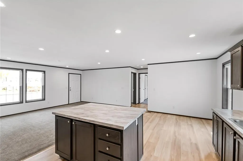3 bed, 1280 sqft, $1,650 — Photo 1