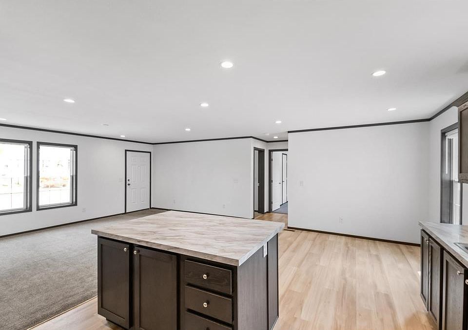 1st image of 215 N McKay Ave
