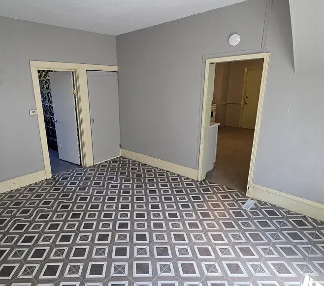 2 bed, 1.0 bath, $1,195 — Photo 2