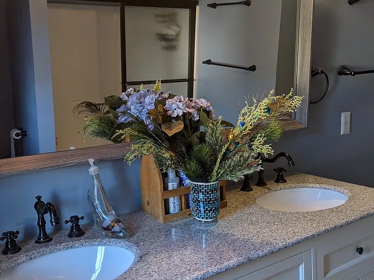 Meadow Oak Dr — Photo 22