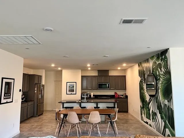 1 bed, 2702 sqft, $995 — Photo 4