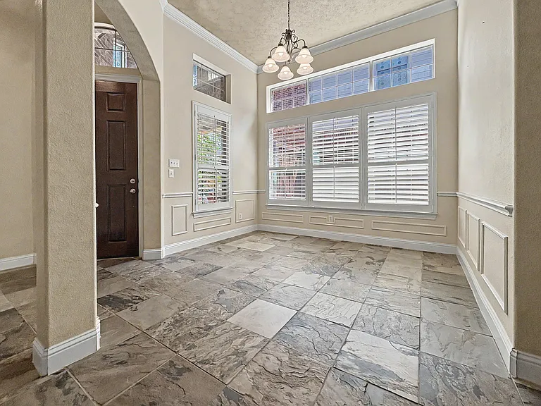 4654 Phillip Dr — Photo 4