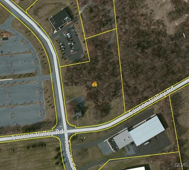2nd image of 2615 Saucon Valley Rd