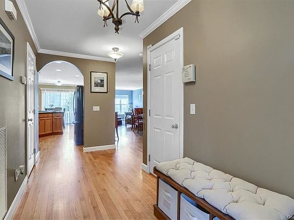 3rd image of 1036 Ethan Allen Dr