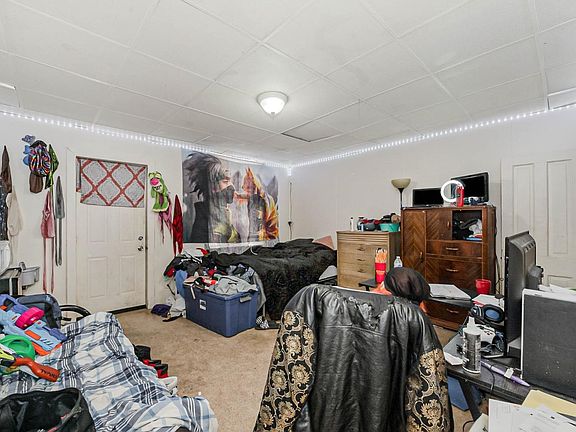 3rd image of 3654 Glenway Ave