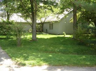 775 E Oak Mnr, Columbus, IN 47203