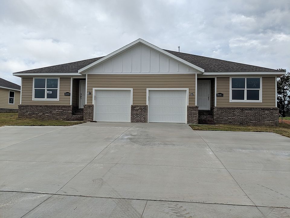 1st image of 601B W Christopher Dr