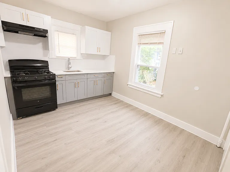 148-150 Norwood St #1F — Photo 4