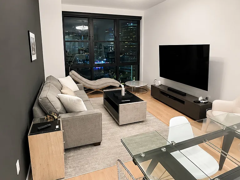 800 Embassy Dr #327 — Photo 3