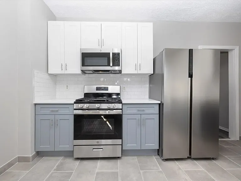 49 Cowles St #49 — Photo 2