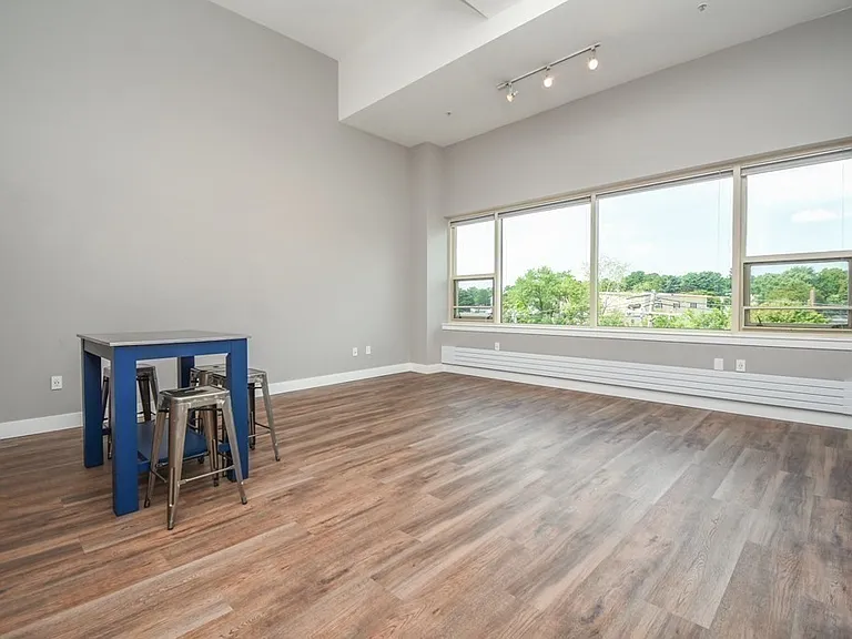290 Pleasant St #317 — Photo 10
