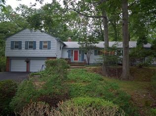 49 Brookside Ter, North Caldwell, NJ 07006