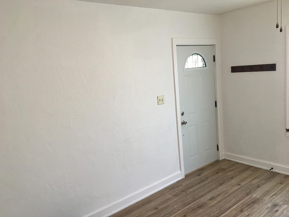 1st image of 368 E 5th St