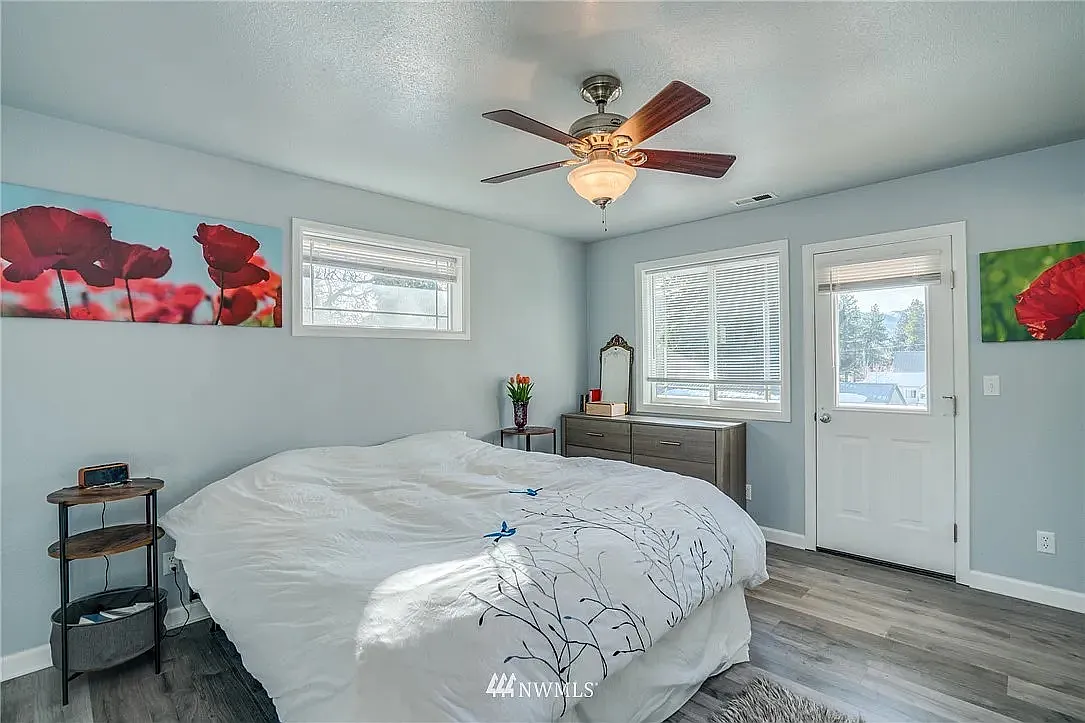 1 bed, 1200 sqft, $1,500 — Photo 4
