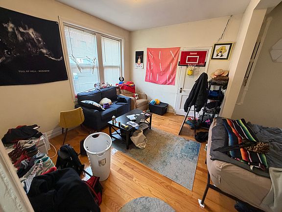 4th image of 17 Lothian Rd #1A