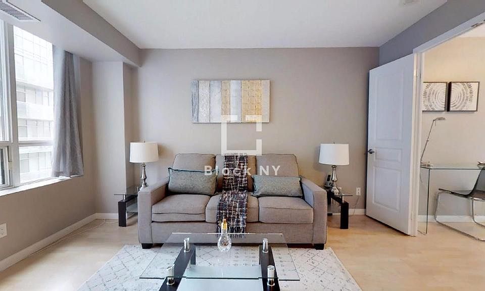 1st image of 301 E 48th St APT 10A