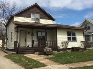 718 3rd Ave E, Cresco, IA 52136