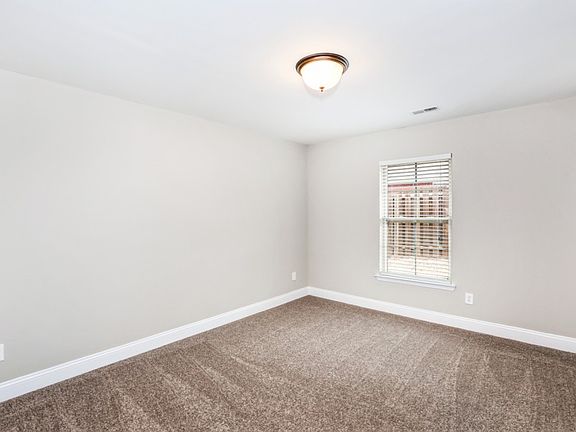 3rd image of 122 Swan Pond Dr