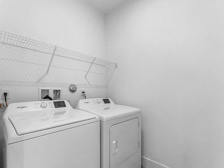 888 SW Newfield Pkwy — Photo 19