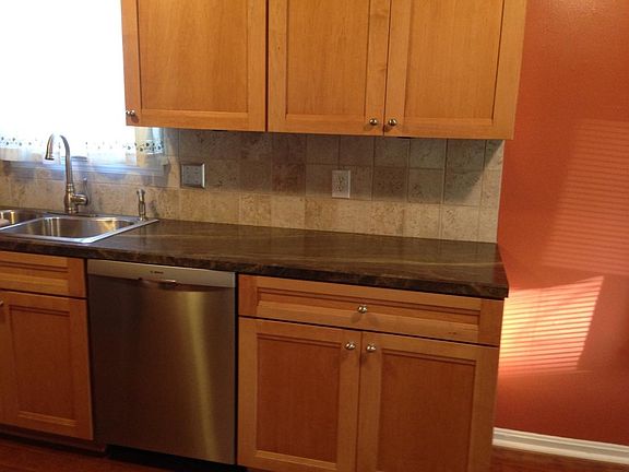 3rd image of 1101 Iroquois Ave