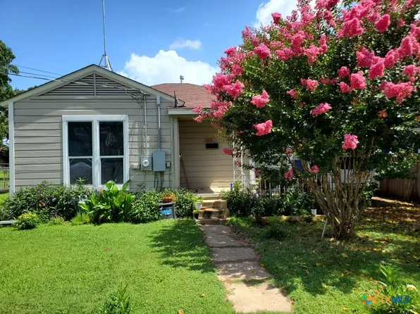 2107 Saunders St, Gatesville, TX 76528