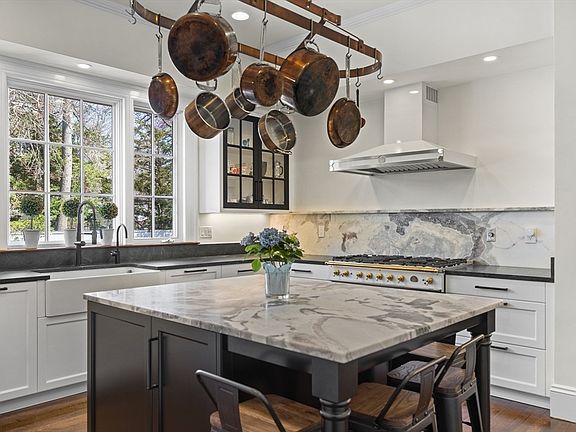 4th image of 355 Buckminster Rd