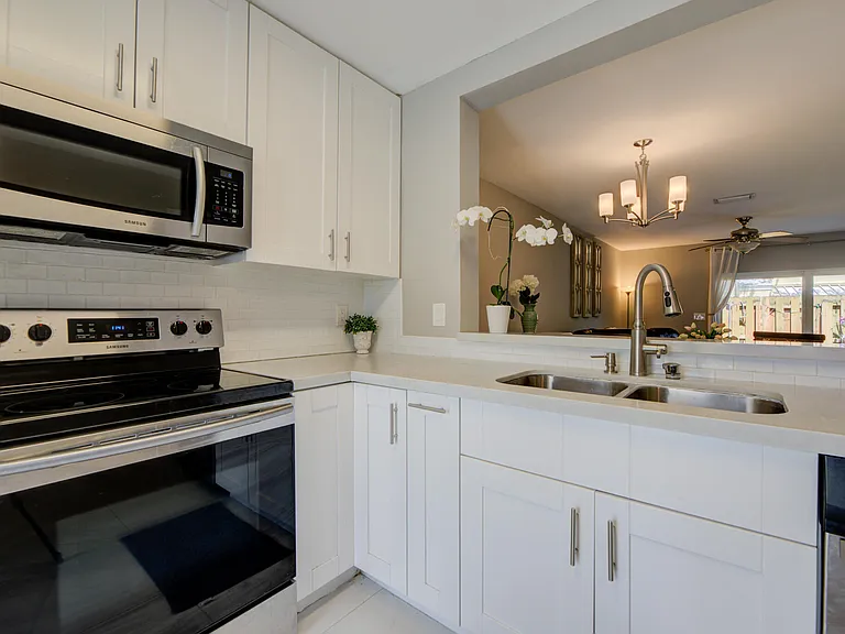 2900 Dorchester Ln #2900 — Photo 17