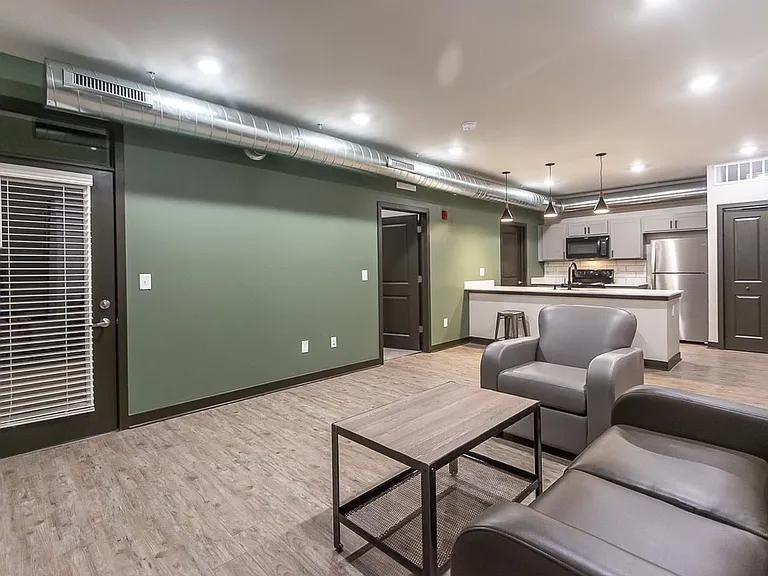 The Bentley Apartments — Photo 102