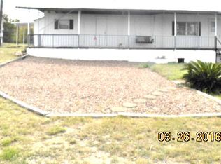 1512 Falcon Ln, Zapata, TX 78076