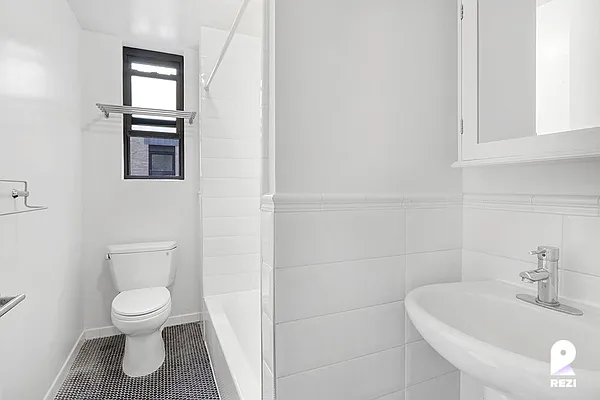 Rented by REZI | media 73