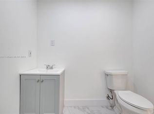 1920 SW 4th St #1920, Miami, FL 33135