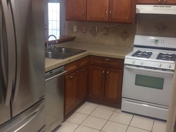 5th image of 11709 Lorri Dr