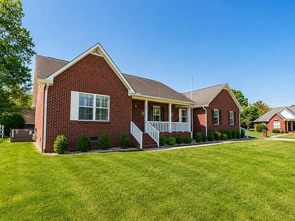 4th image of 372 Brookside Dr