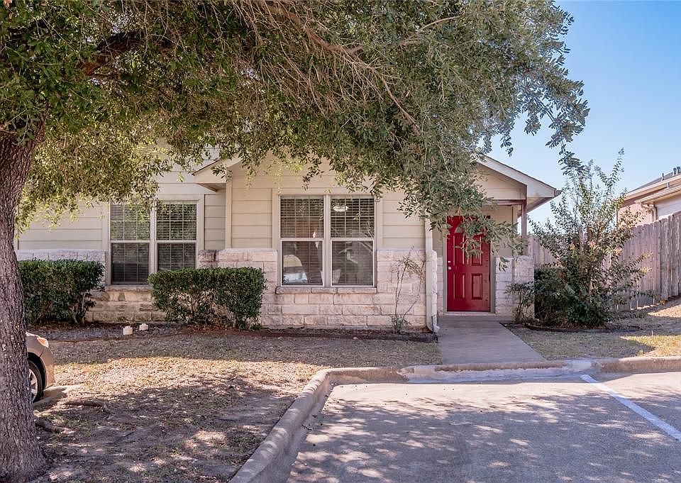 1st image of 108 Sendero Dr
