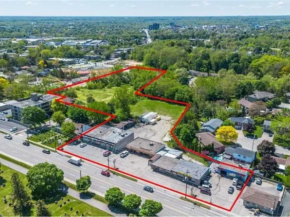 170 Charing Cross St #160, Brantford, ON N3R 2J4