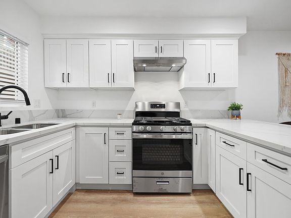 4th image of 945 N Beaudry Ave #7B
