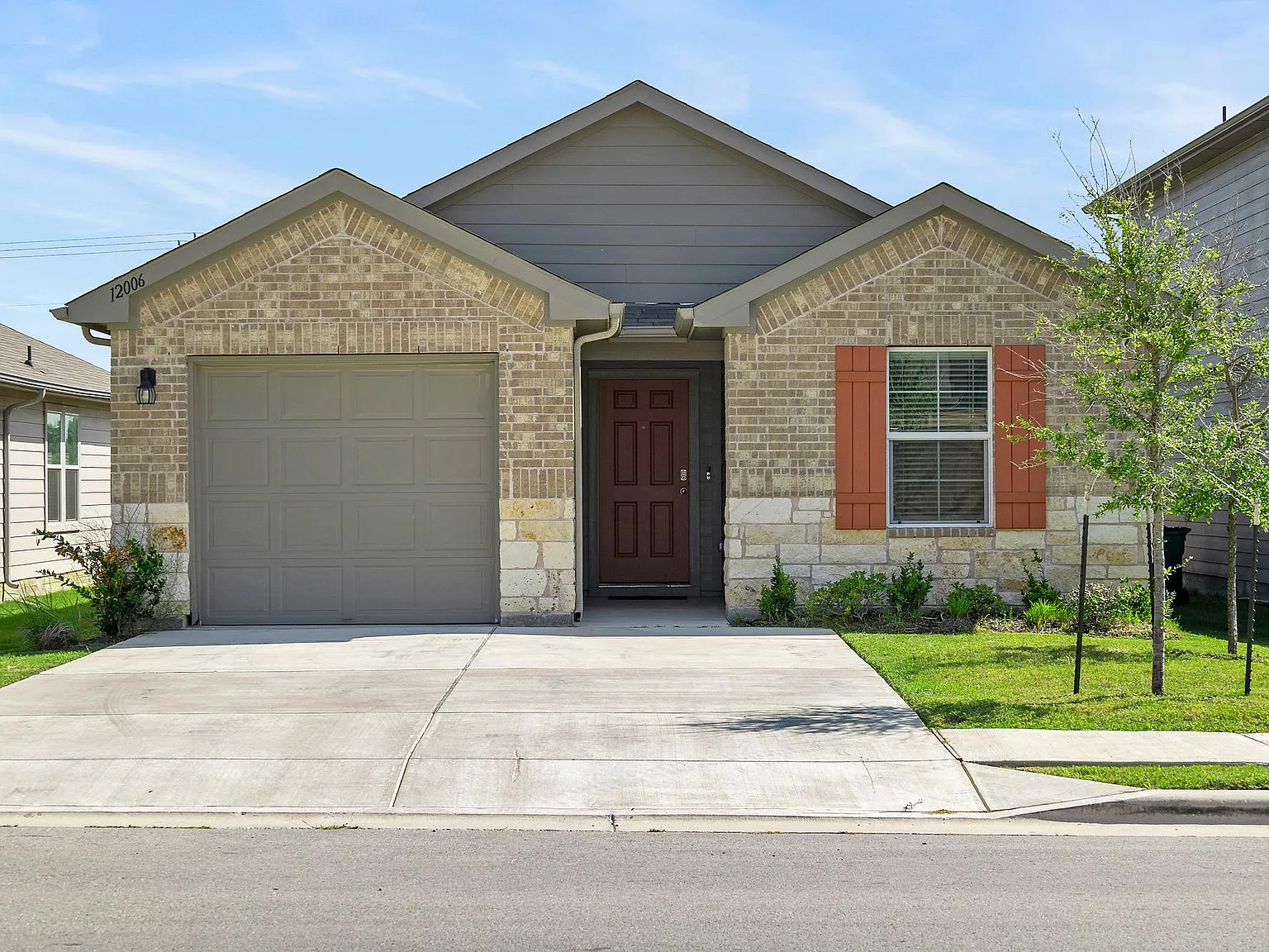 4 bed, 1502 sqft, $2,100 — Photo 2