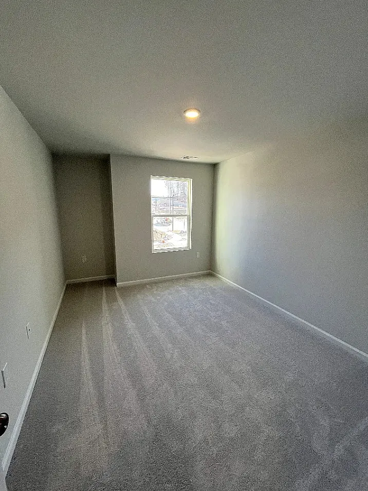 3 bed, 2.5 bath, 1982 sqft, $2,195 — Photo 2