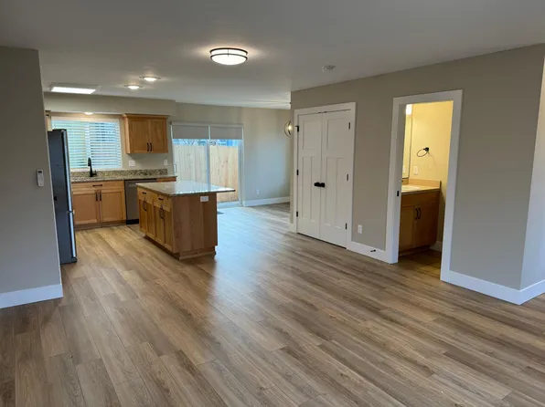 444 Gaines St NE, Salem, OR 97301