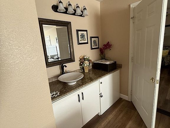 3rd image of 200 Golf View Dr #D-11