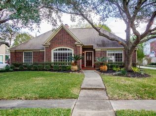 4923 Canterbury Ln, Sugar Land, TX 77479