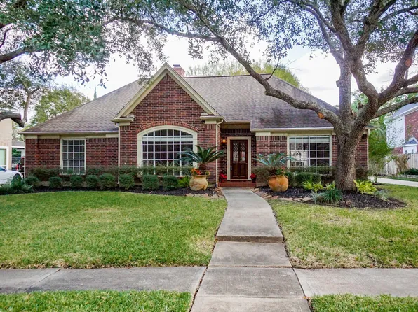 4923 Canterbury Ln, Sugar Land, TX 77479