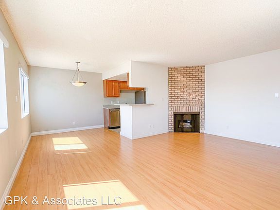 3rd image of 12611 Pacific Ave APT 202