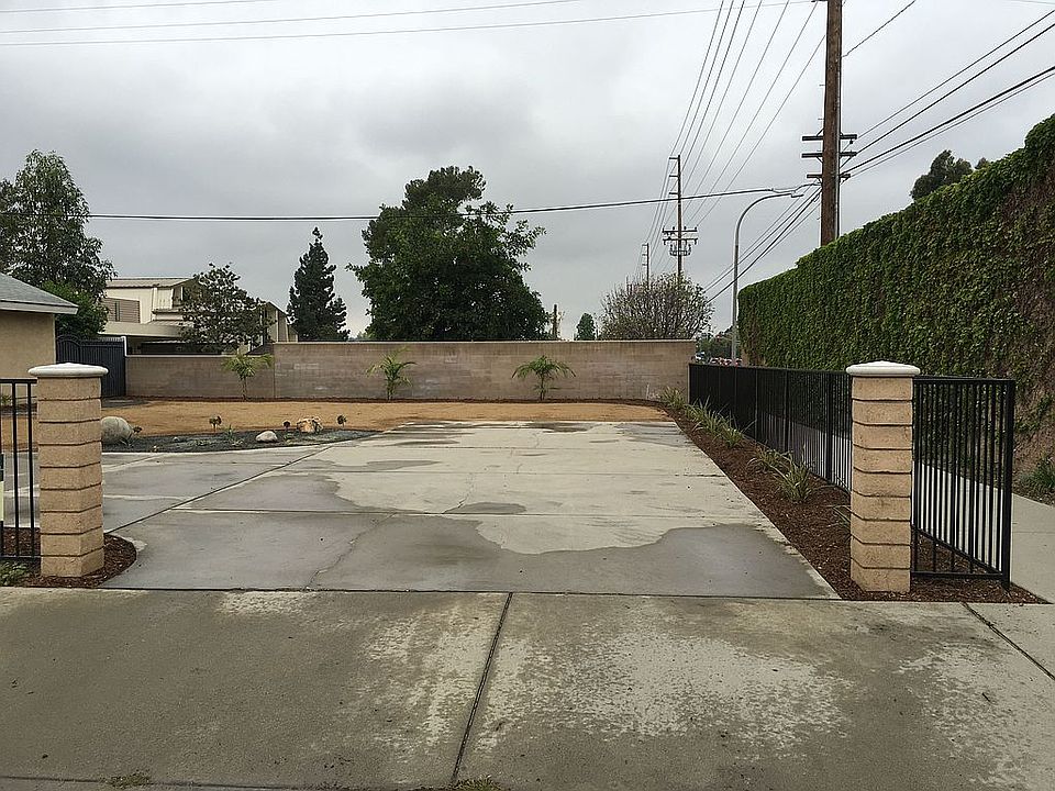 2nd image of 710 W Imperial Hwy