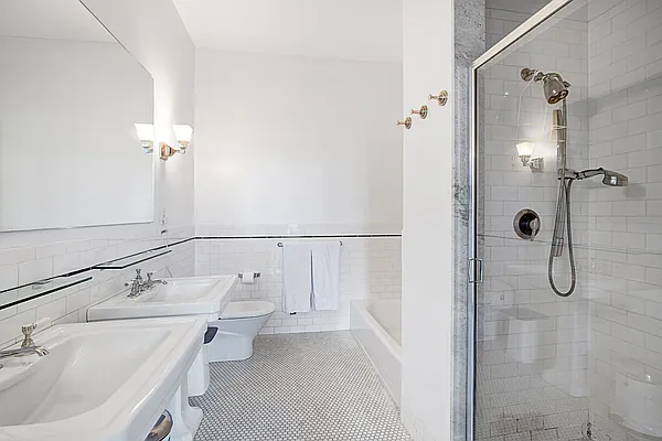 Rented by Compass | media 56