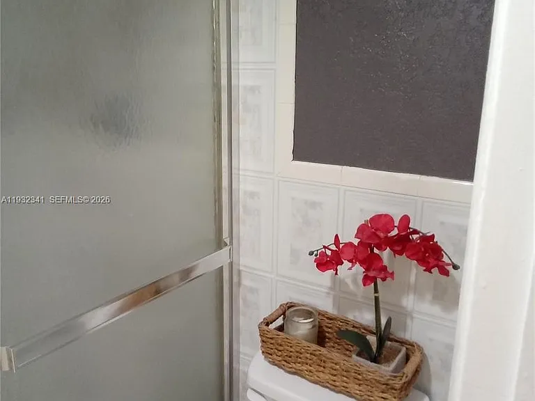 1000 Saint Charles Pl #L2 — Photo 21