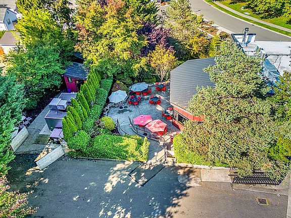 5th image of 1223 McKenzie Ave