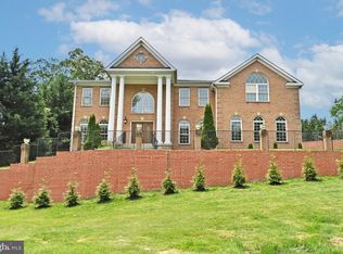 5218 Clinton Rd, Alexandria, VA 22312