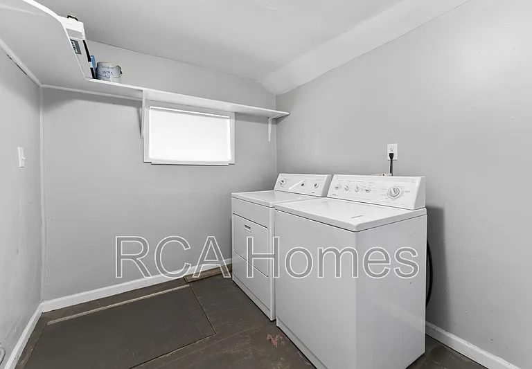 1448 Woodlawn Ave — Photo 14