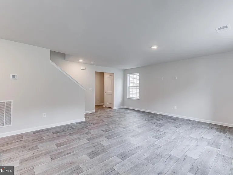 117 Grasmere St — Photo 5